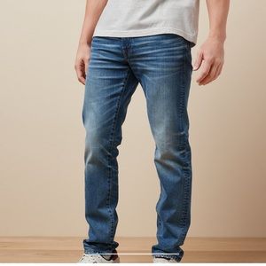 AE Men’s Airflex Slim Straight Jeans